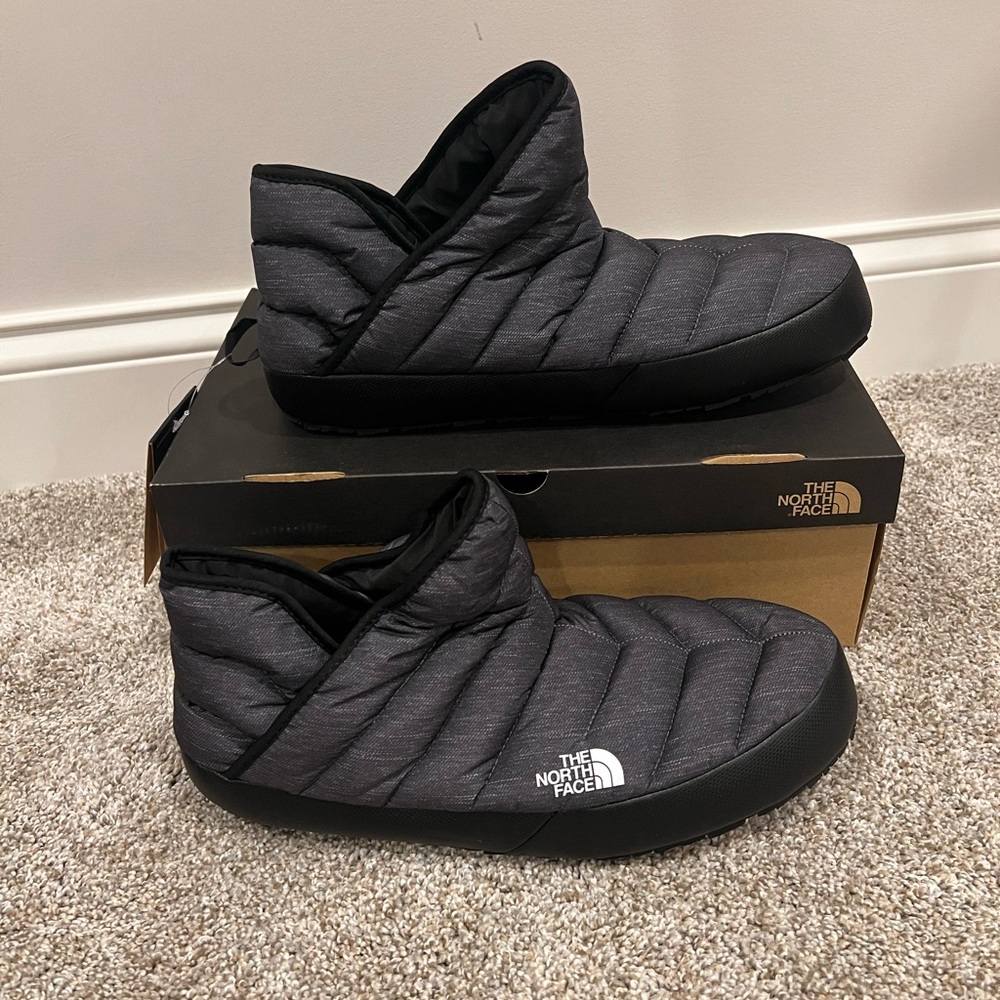 NIB Northface Thermoball bootie slippers
